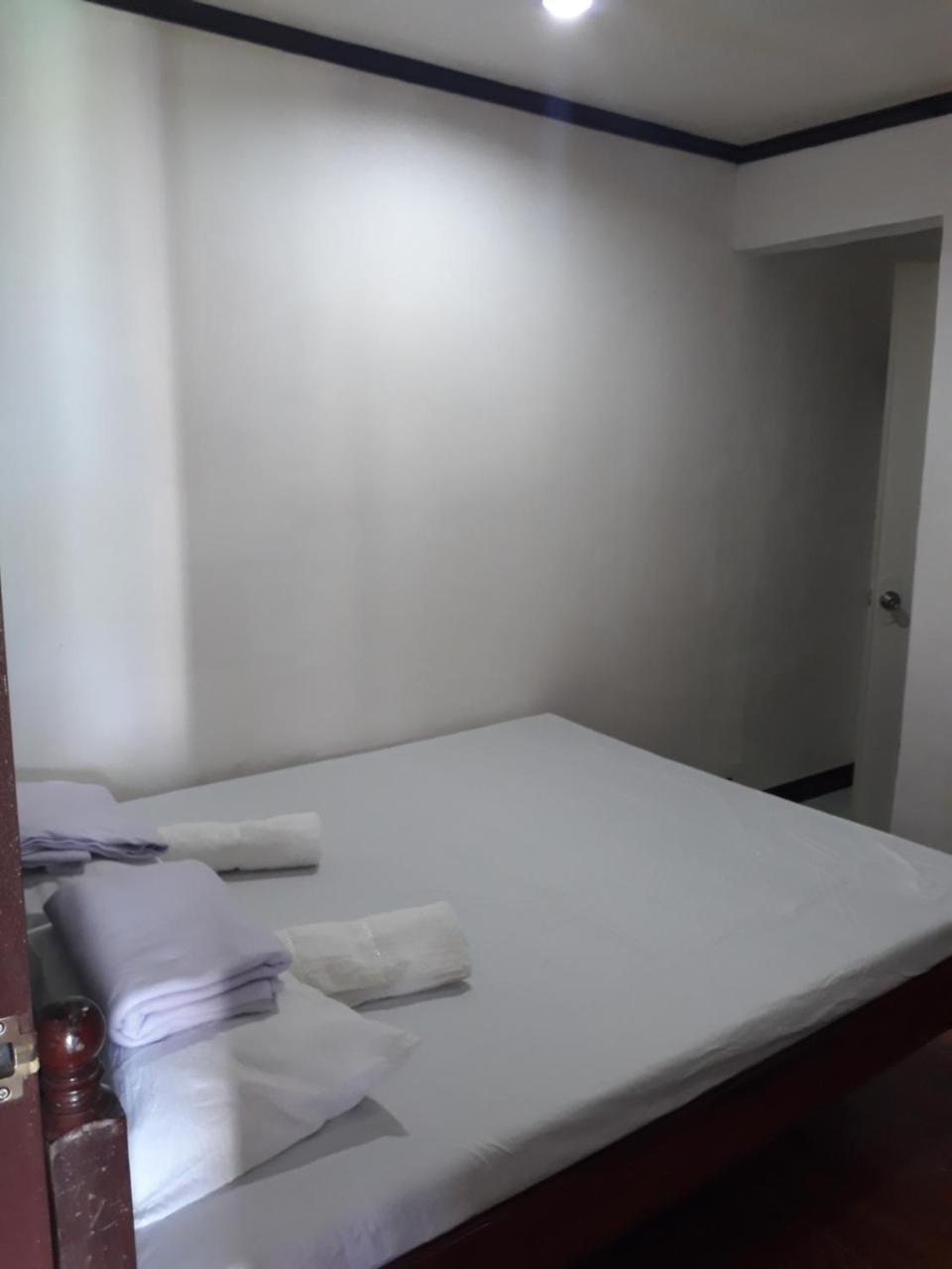Adrian Travellers Inn Ел Нидо Екстериор снимка
