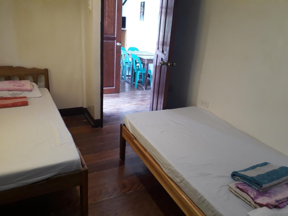 Adrian Travellers Inn Ел Нидо Екстериор снимка